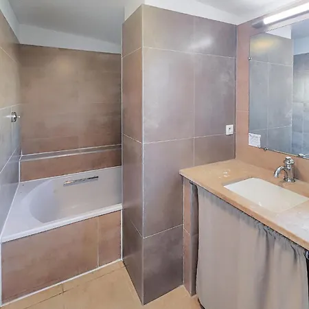 Ferienhaus Awesome In Saint-laurent-de-la-ca With Wifi *